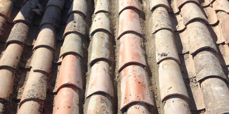 Colocación de tejado curvo en ciudad real