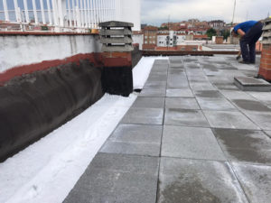 tejado con baldosa filtrante madrid
